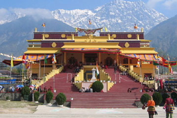 Amritsar to Dharamshala Taxi Service